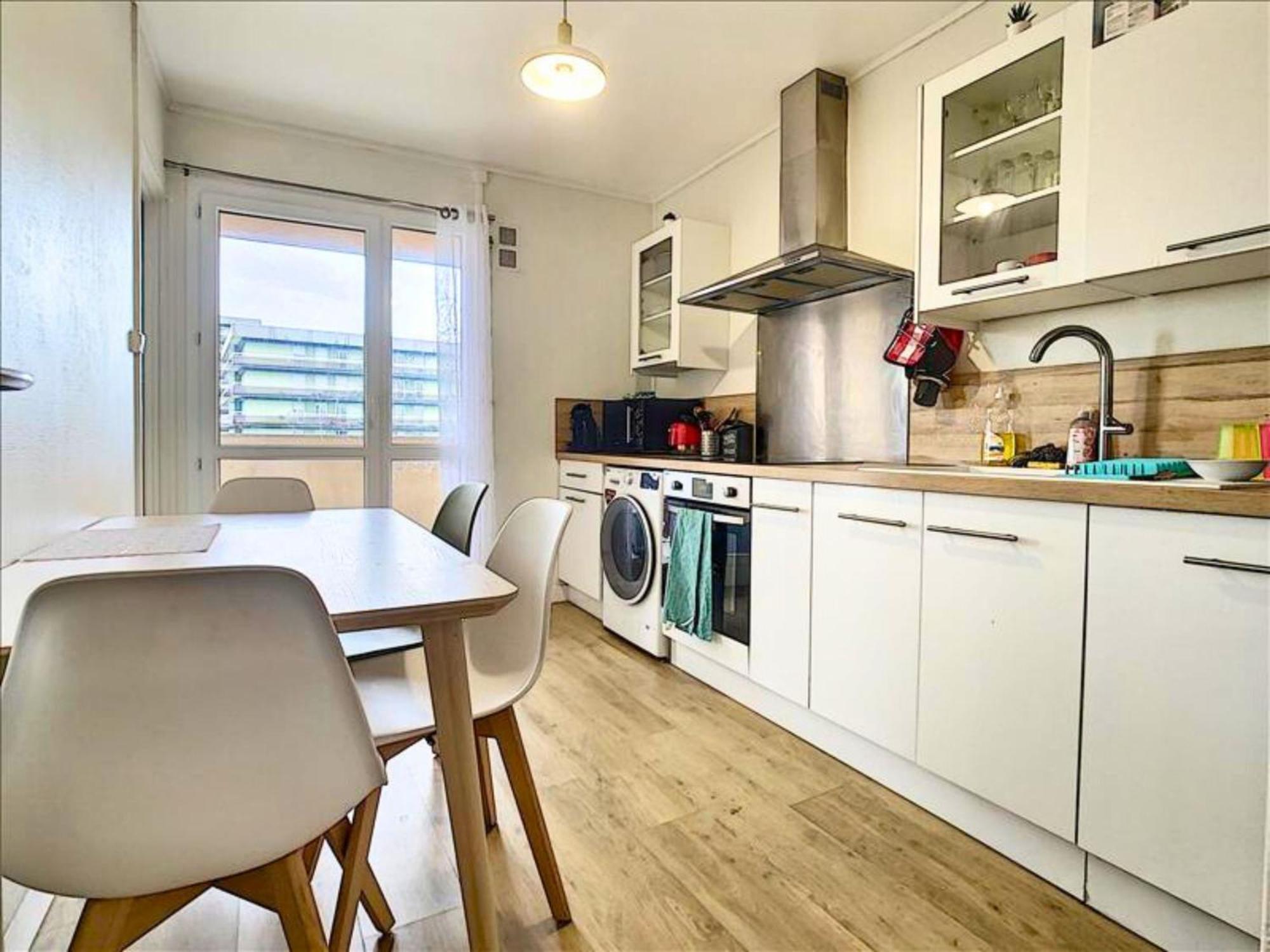 Maison Grands Espaces: With Free Parking Apartment Le Mans